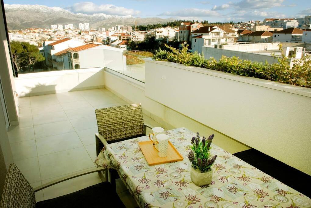 Camino Split - Apartment Near Mall Of สปลิท ภายนอก รูปภาพ