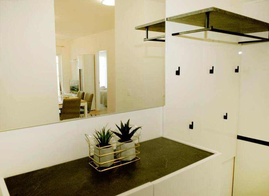 Camino Split - Apartment Near Mall Of สปลิท ภายนอก รูปภาพ