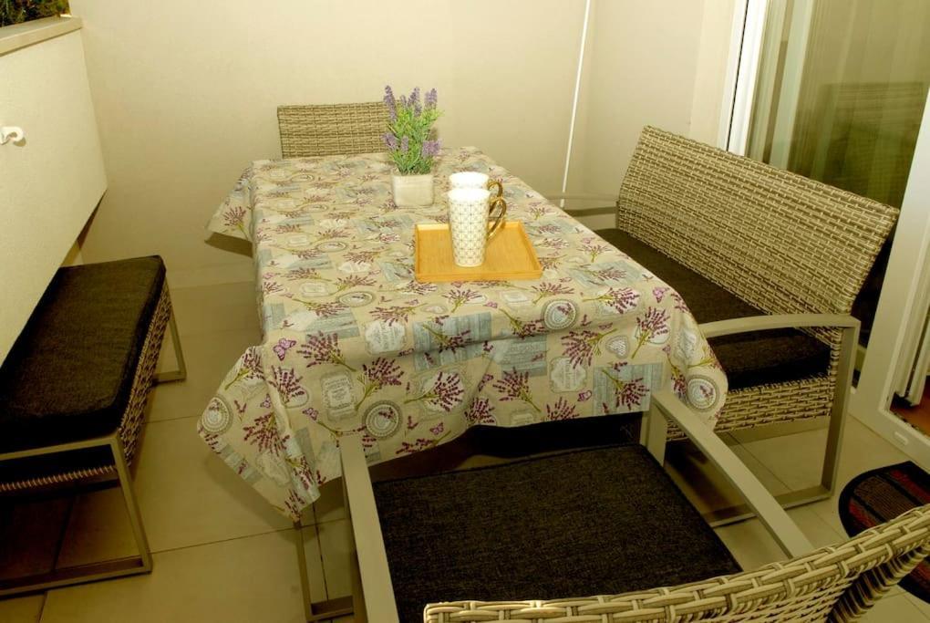 Camino Split - Apartment Near Mall Of สปลิท ภายนอก รูปภาพ