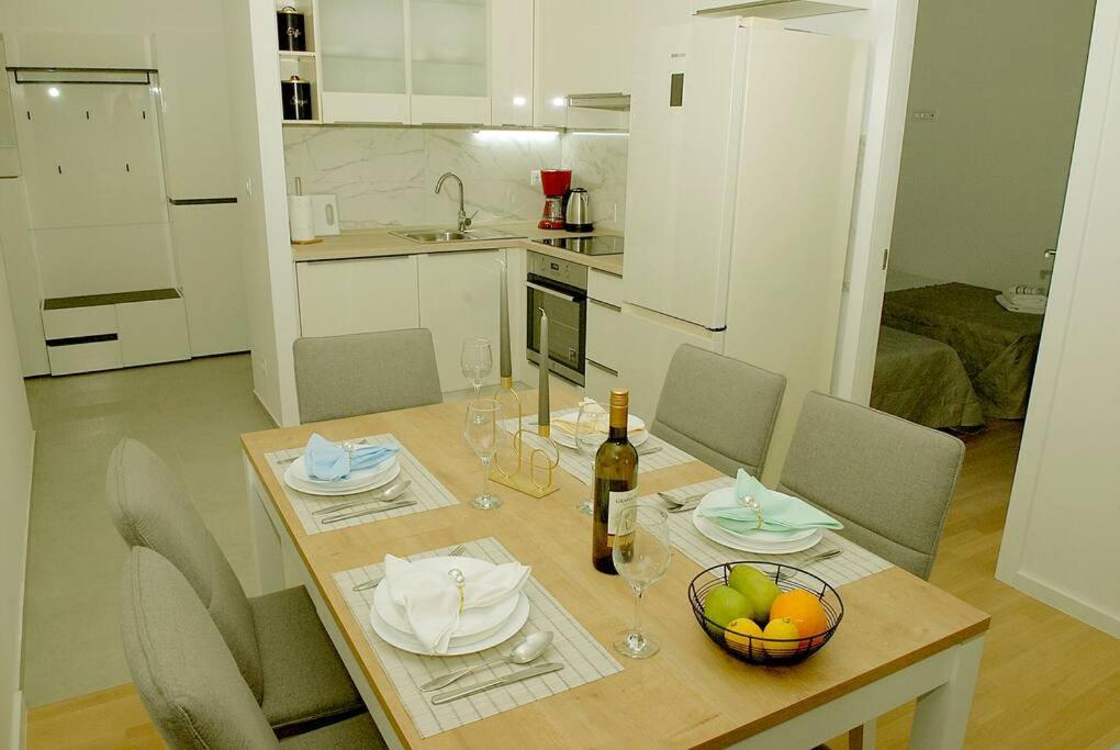 Camino Split - Apartment Near Mall Of สปลิท ภายนอก รูปภาพ